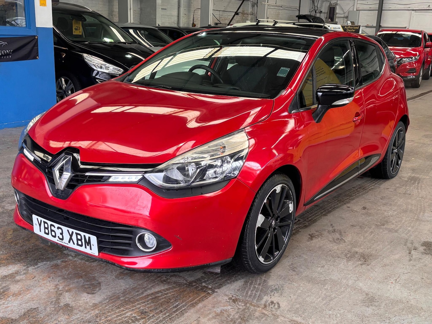 Used Renault Clio 2014 for sale - 77624890: Photo 2