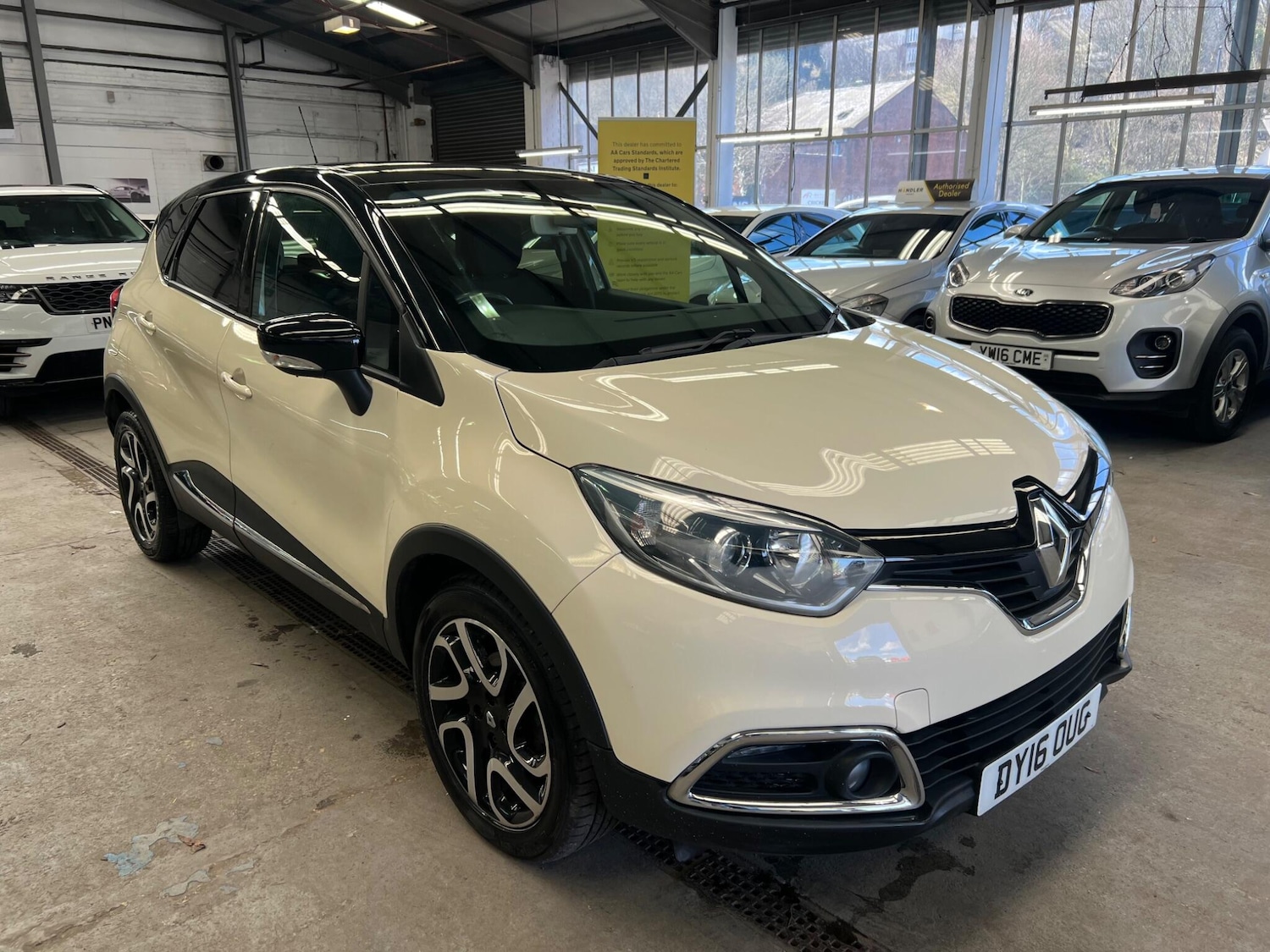 Used Renault Captur for sale - 77892074: Photo 1