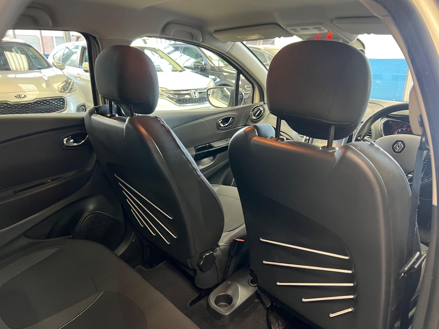 Used Renault Captur for sale - 77892074: Photo 17