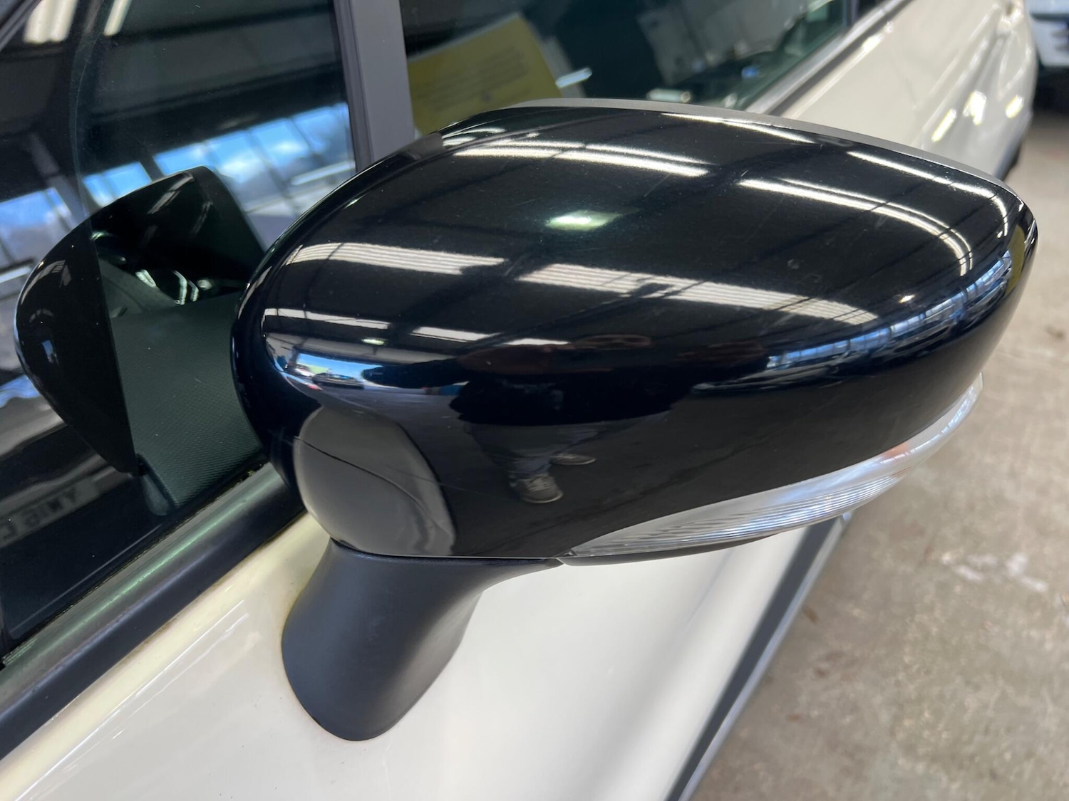 Used Renault Captur for sale - 77892074: Photo 28