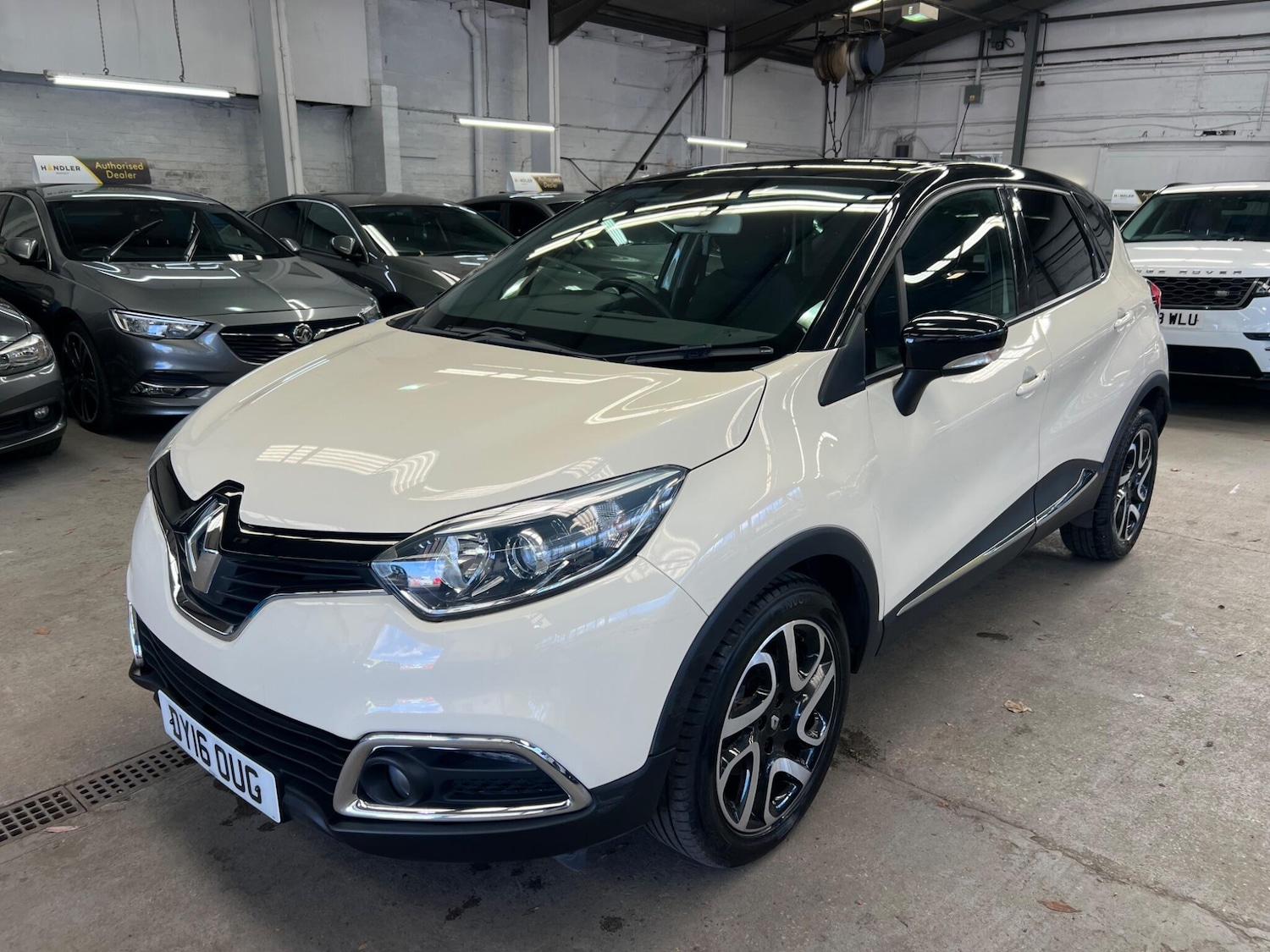 Used Renault Captur for sale - 77892074: Photo 3