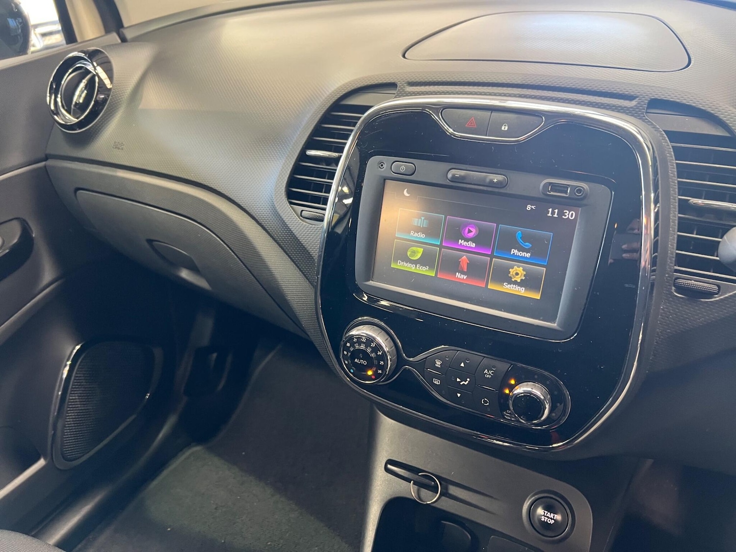 Used Renault Captur for sale - 77892074: Photo 30