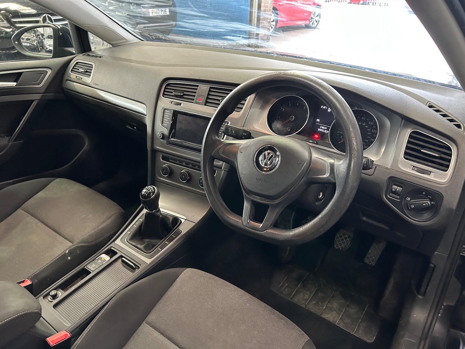 Used Volkswagen Golf 2015 for sale - 77709768: Photo 9