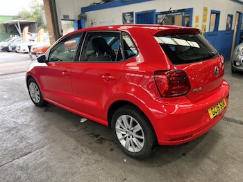 Used Volkswagen Polo 2015 for sale - 79373300: Photo