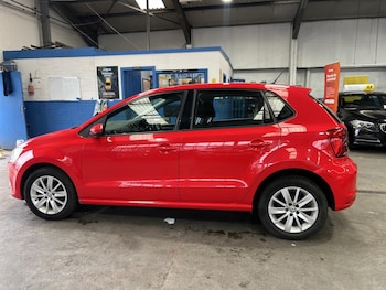 Used Volkswagen Polo 2015 for sale - 79373300: Photo