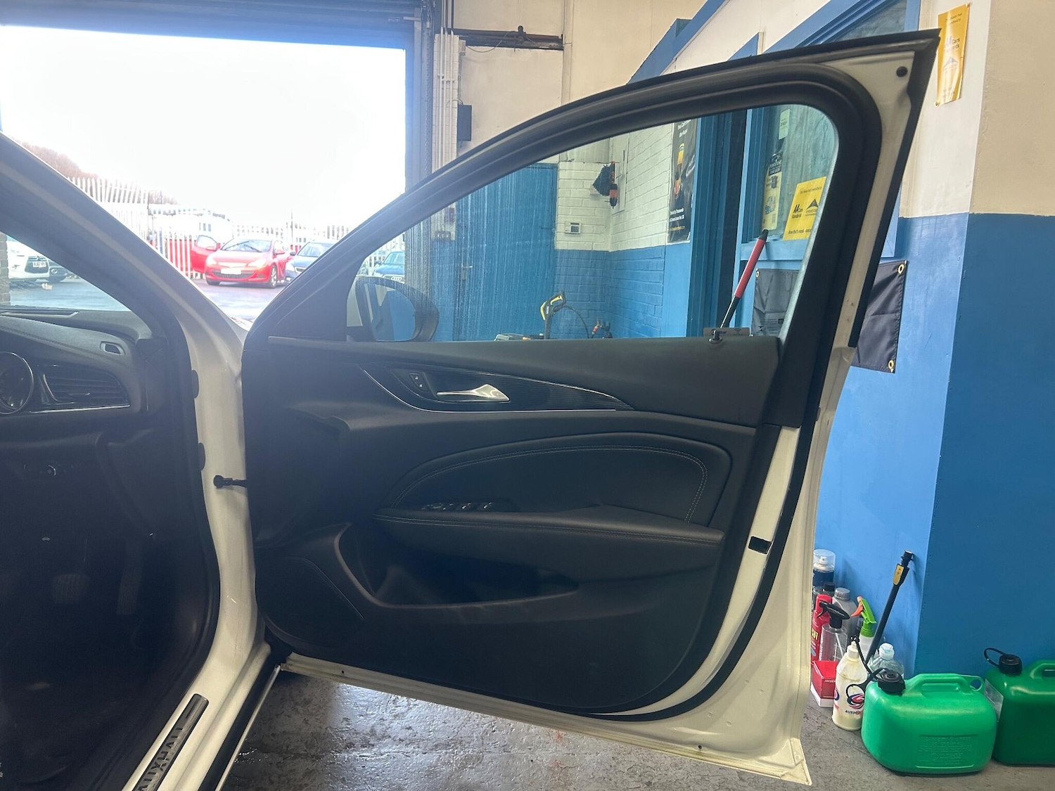 Used Vauxhall Insignia 2017 for sale - 77242707: Photo 12