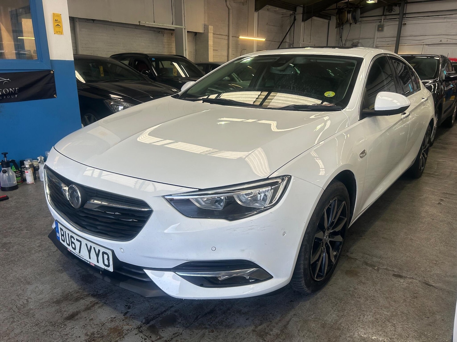 Used Vauxhall Insignia 2017 for sale - 77242707: Photo 3