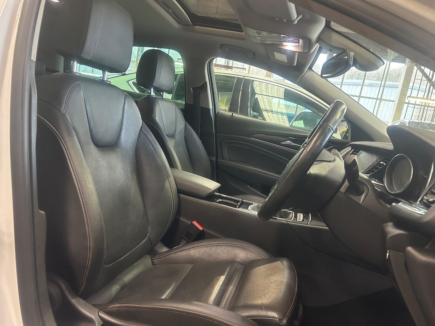 Used Vauxhall Insignia 2017 for sale - 77242707: Photo 8