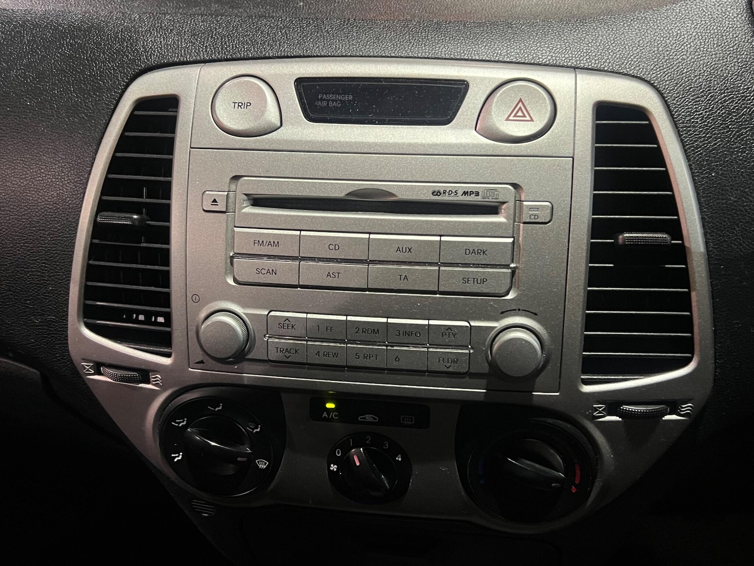 Used Hyundai i20 2009 for sale - 76667284: Photo 34