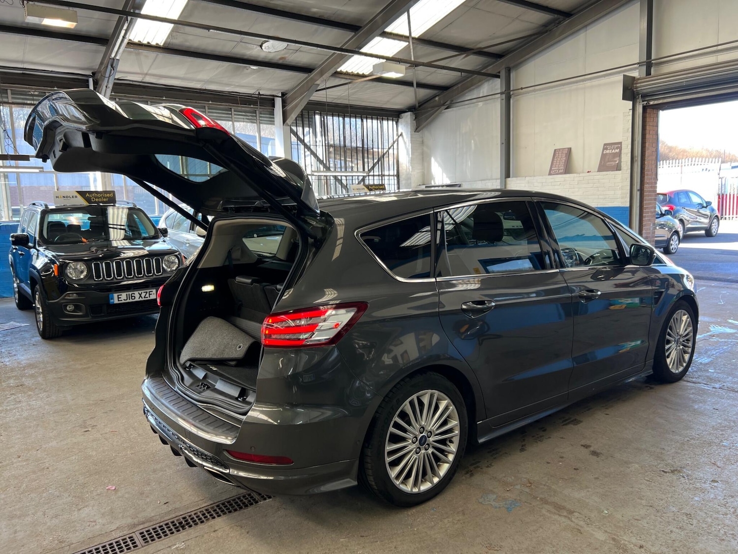 Used Ford S-Max for sale - 77958189: Photo 12