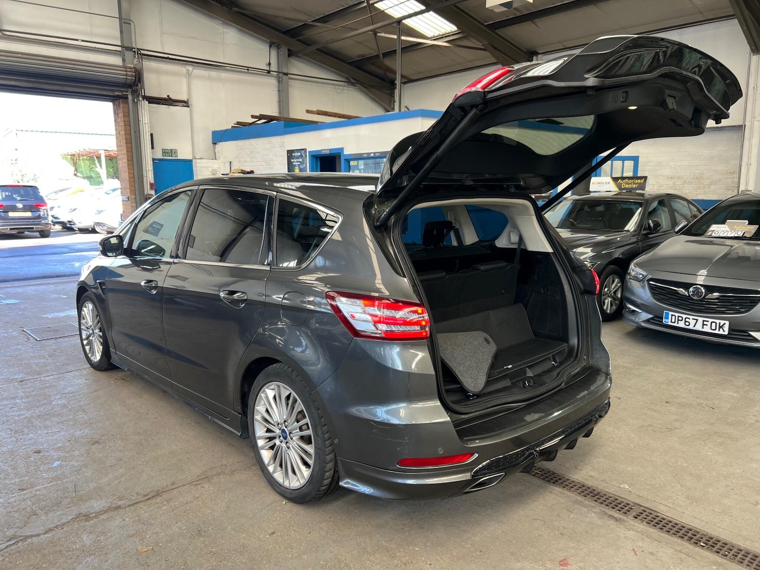 Used Ford S-Max for sale - 77958189: Photo 8