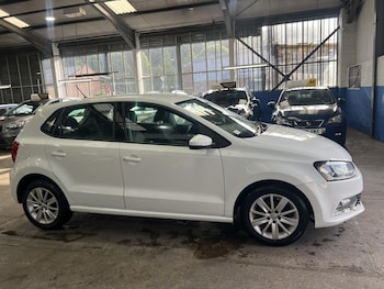Used Volkswagen Polo 2015 for sale - 79362633: Photo