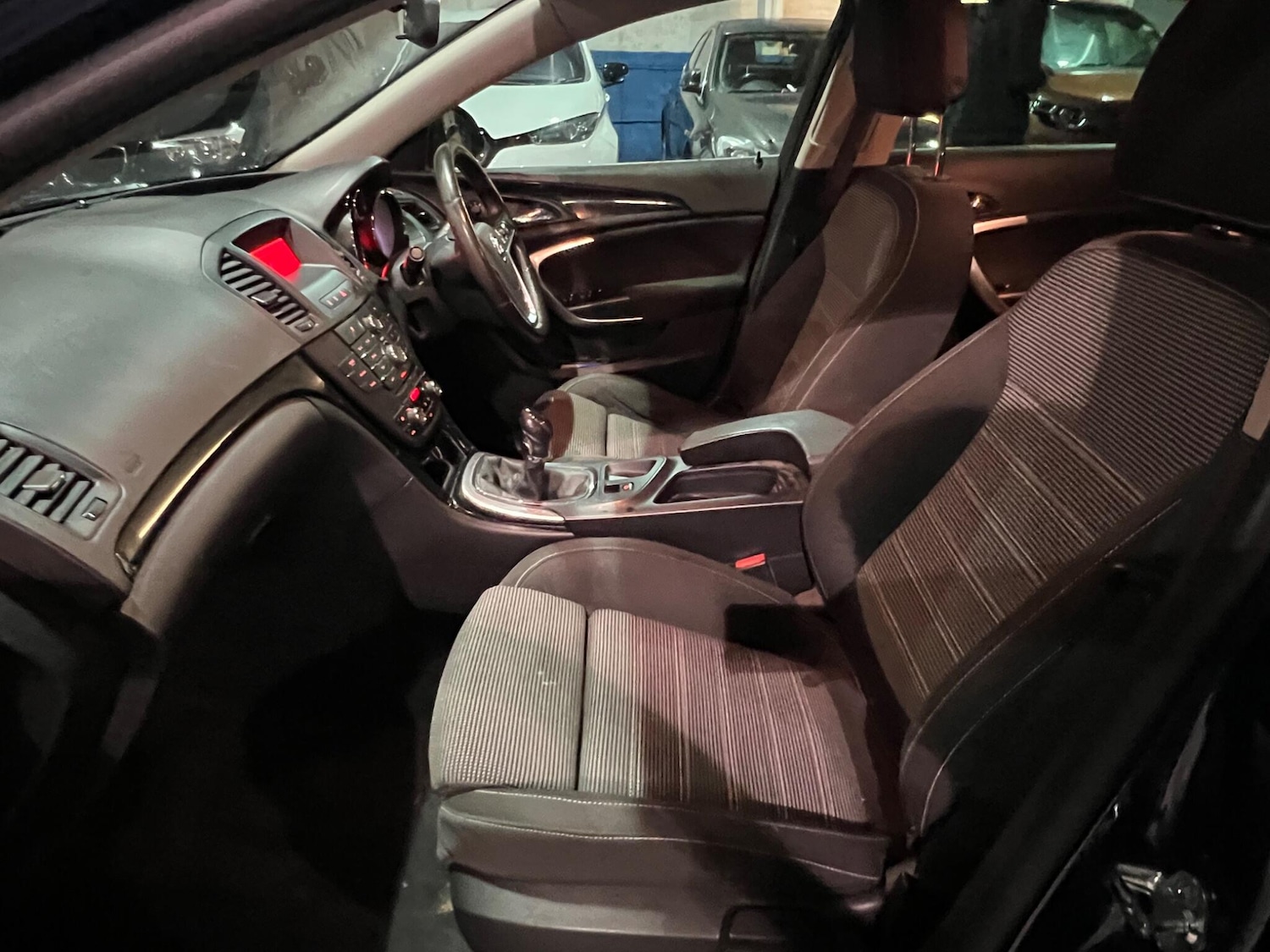 Used Vauxhall Insignia 2011 for sale - 76912729: Photo 31