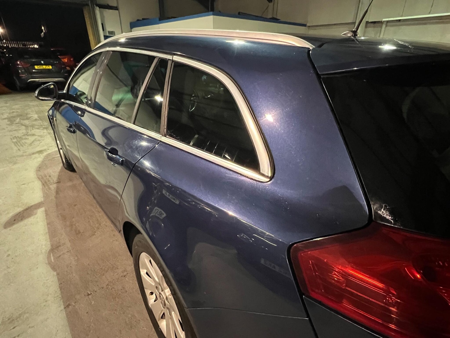 Used Vauxhall Insignia 2011 for sale - 76912729: Photo 32