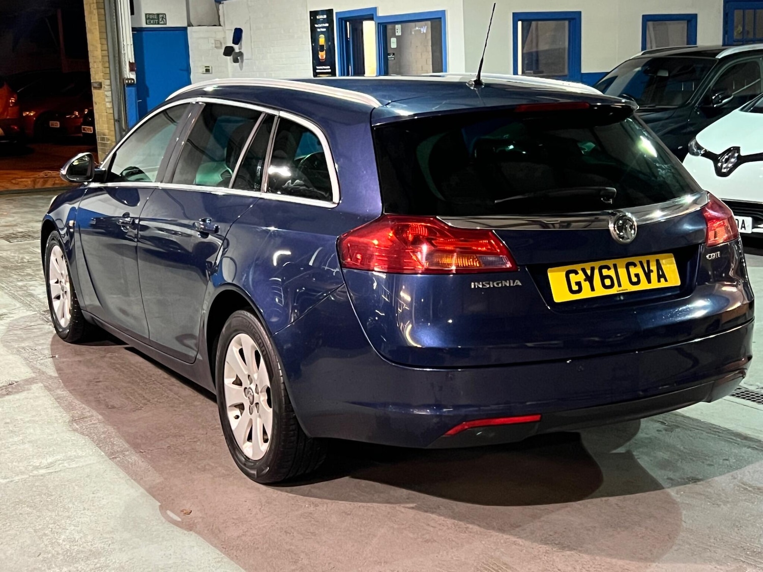 Used Vauxhall Insignia 2011 for sale - 76912729: Photo 6