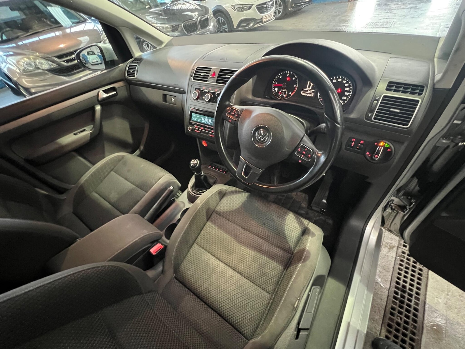 Used Volkswagen Touran 2014 for sale - 76952550: Photo 14