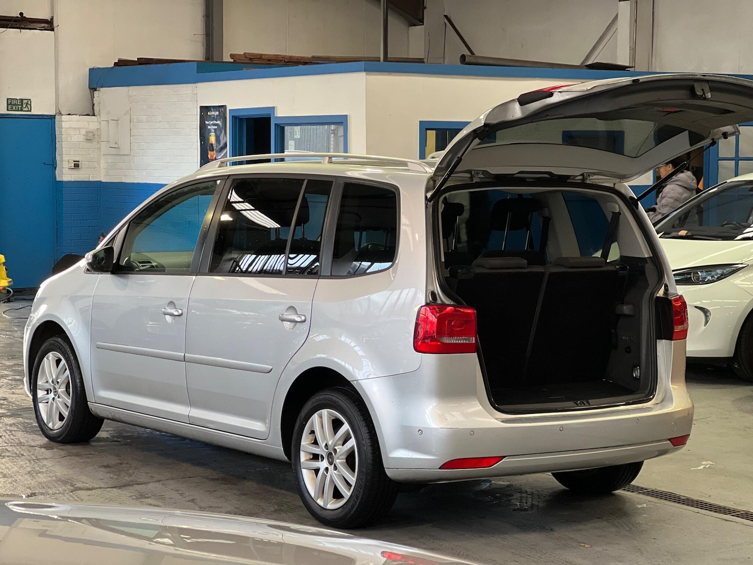 Used Volkswagen Touran 2014 for sale - 76952550: Photo 8