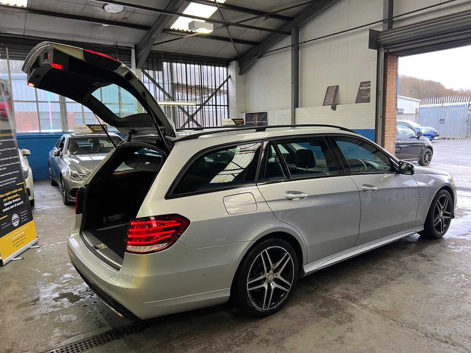 Used Mercedes-Benz E Class for sale - 77538453: Photo 16