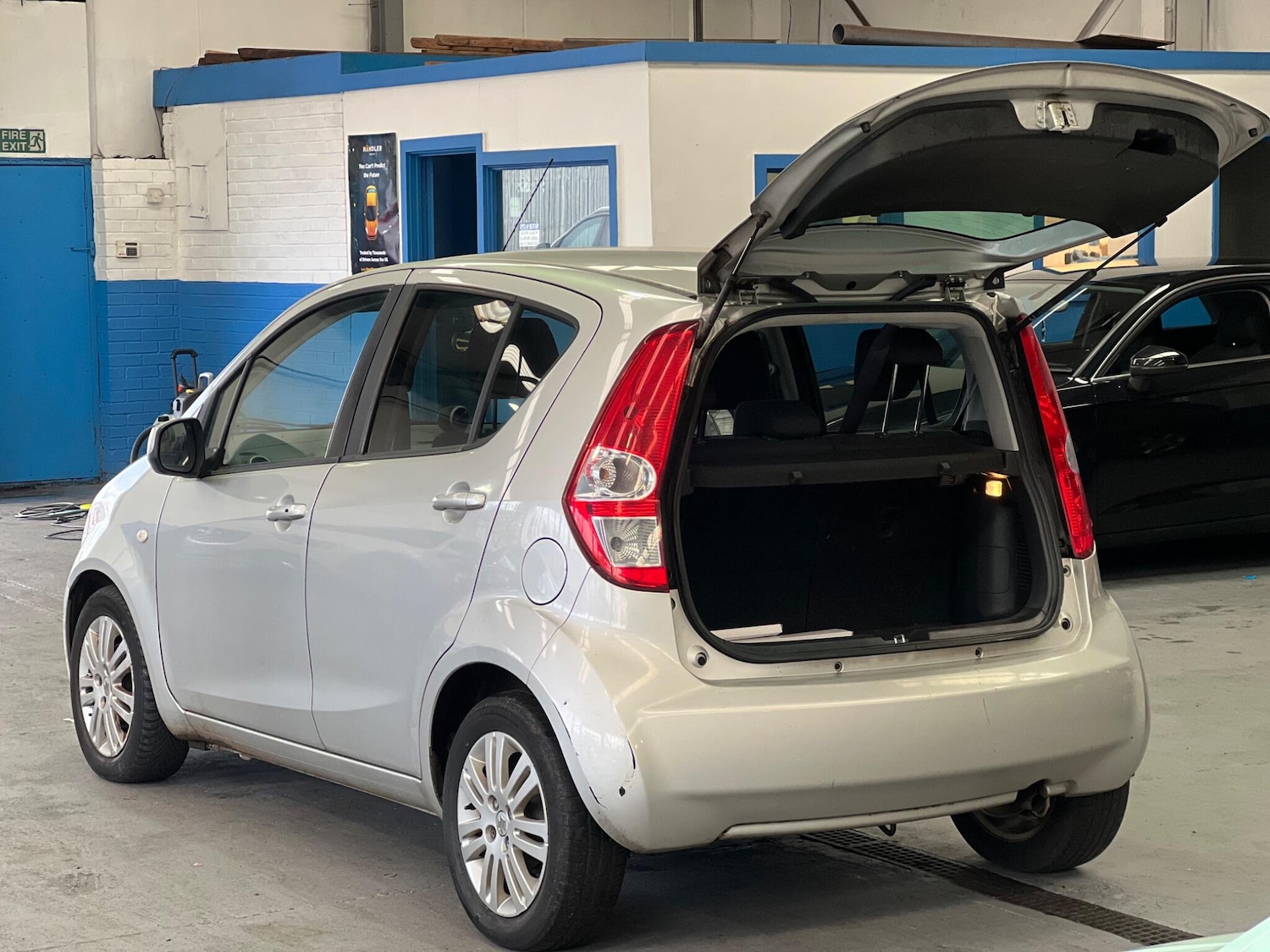 Used Suzuki Splash 2011 for sale - 76727196: Photo 9