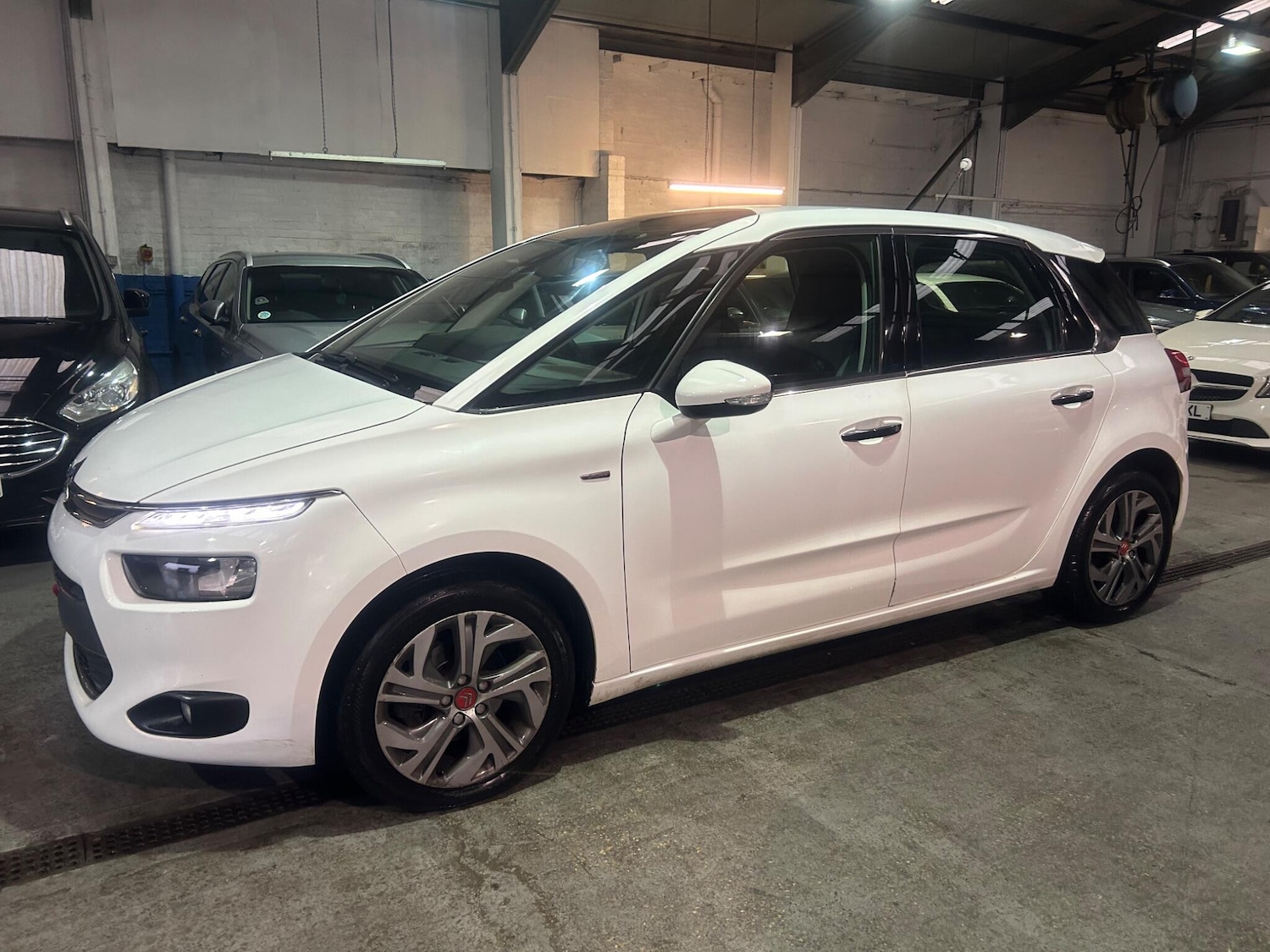 Used Citroen C4 Picasso 2014 for sale - 77291867: Photo 6