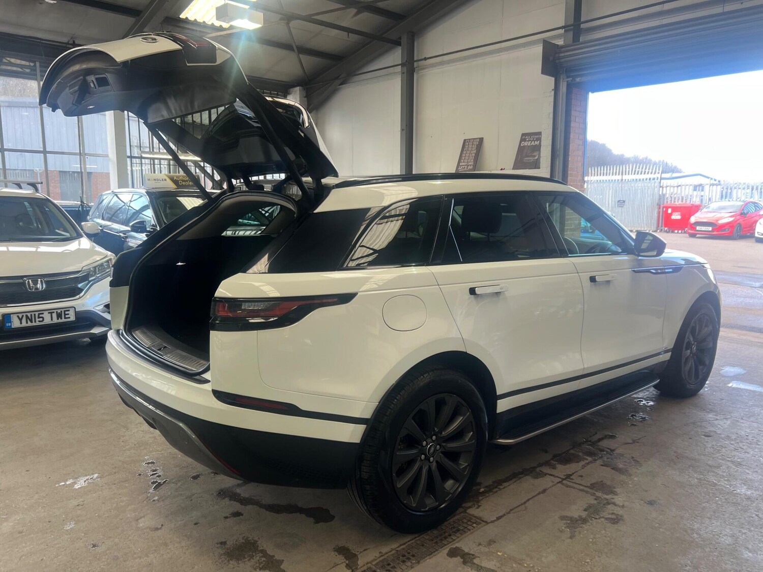 Used Land Rover Range Rover Velar 2018 for sale - 77839811: Photo 14