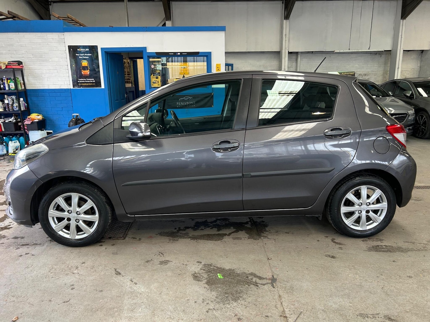 Used Toyota Yaris for sale - 77824914: Photo 4