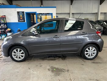 Used Toyota Yaris 2013 for sale - 77824914: Photo