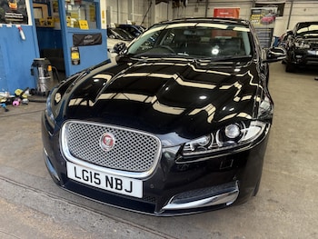 Used Jaguar XF 2015 for sale - 79532536: Photo