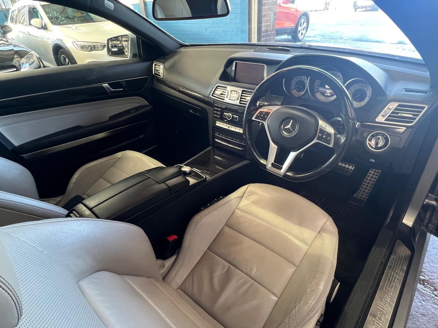 Used Mercedes-Benz E Class 2013 for sale - 77400478: Photo 17