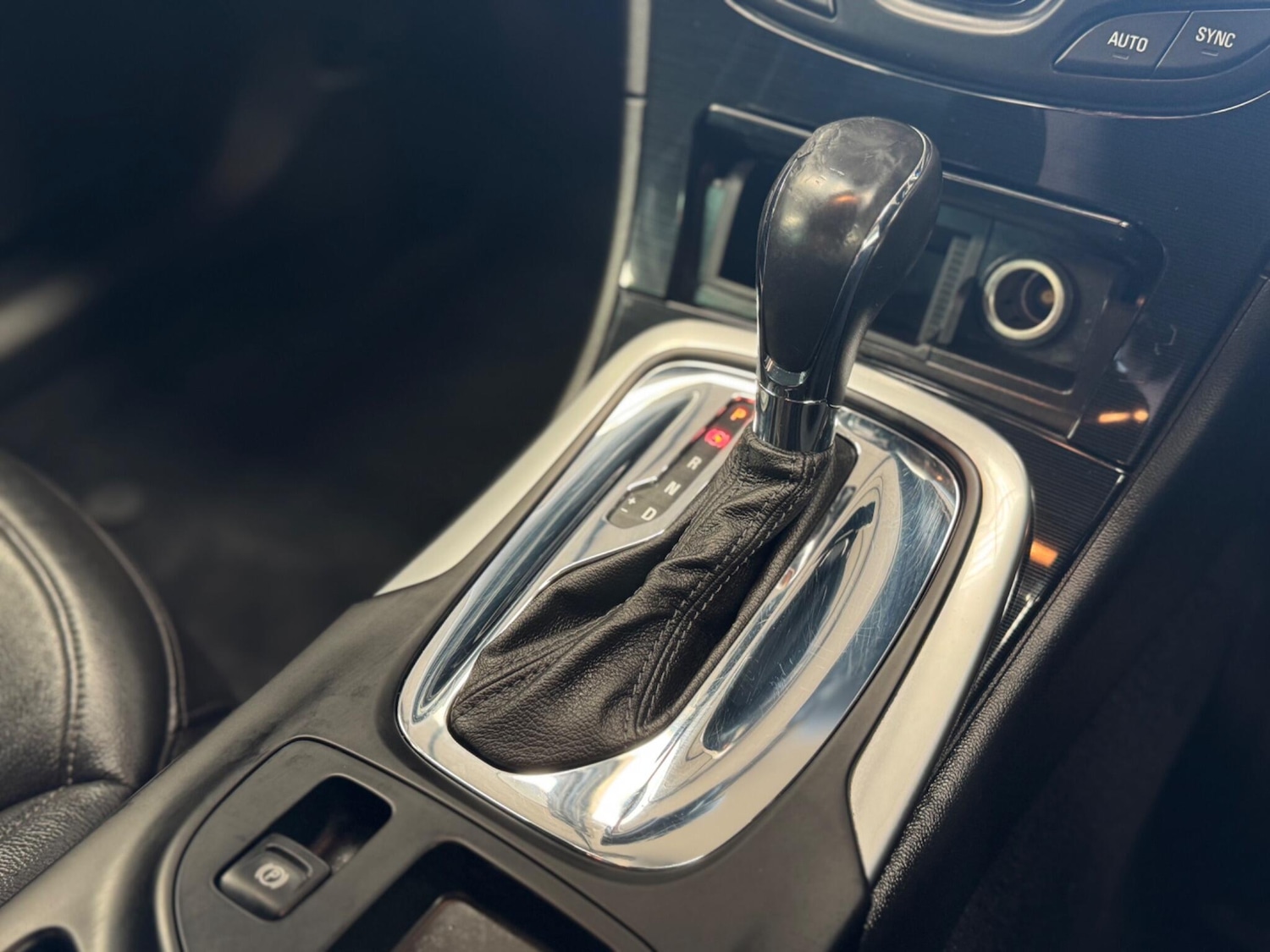 Used Vauxhall Insignia 2015 for sale - 78205233: Photo 9