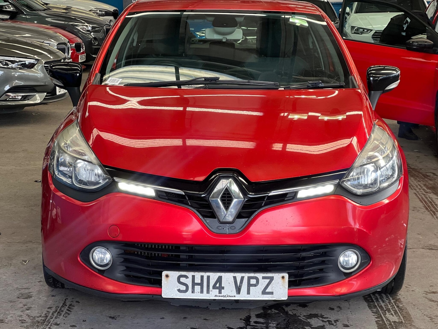 Used Renault Clio 2014 for sale - 78020016: Photo 2