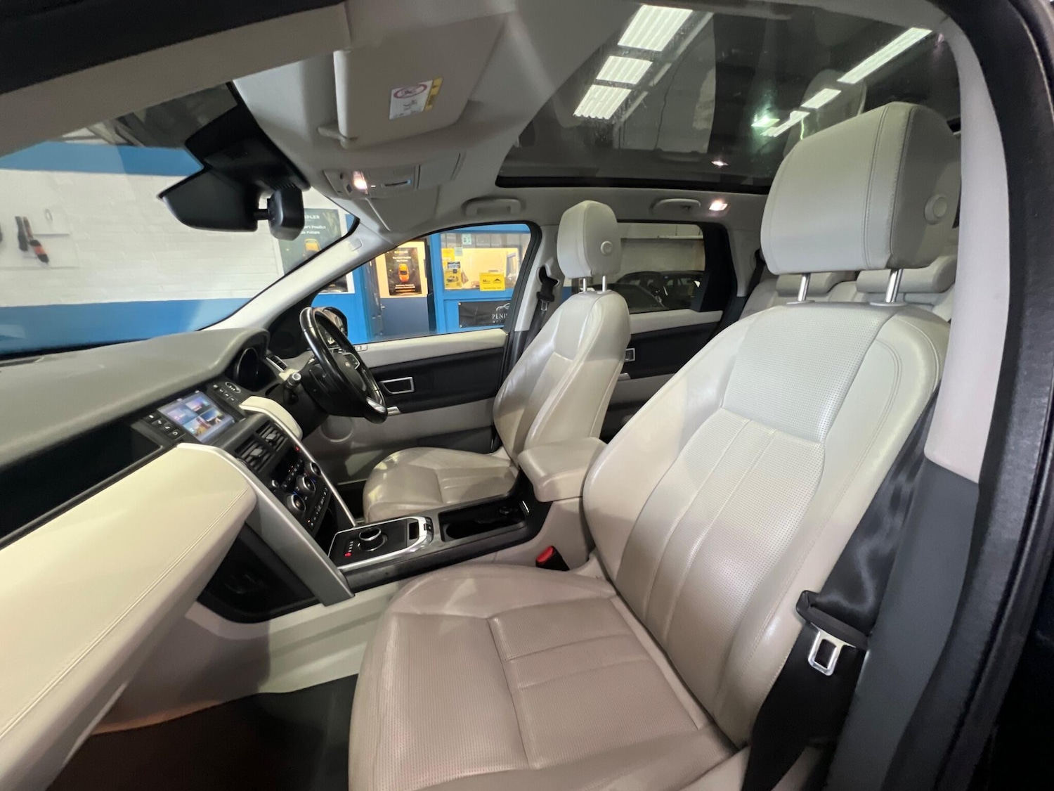 Used Land Rover Discovery Sport 2017 for sale - 77156010: Photo 35