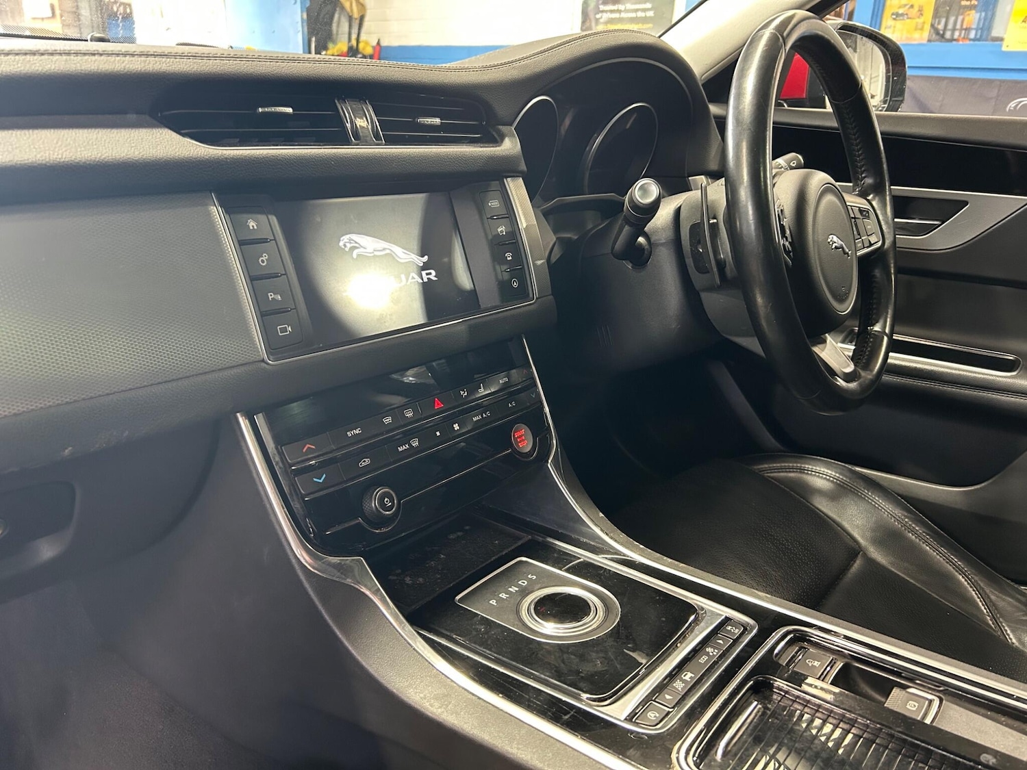 Used Jaguar XF 2015 for sale - 78204438: Photo 18