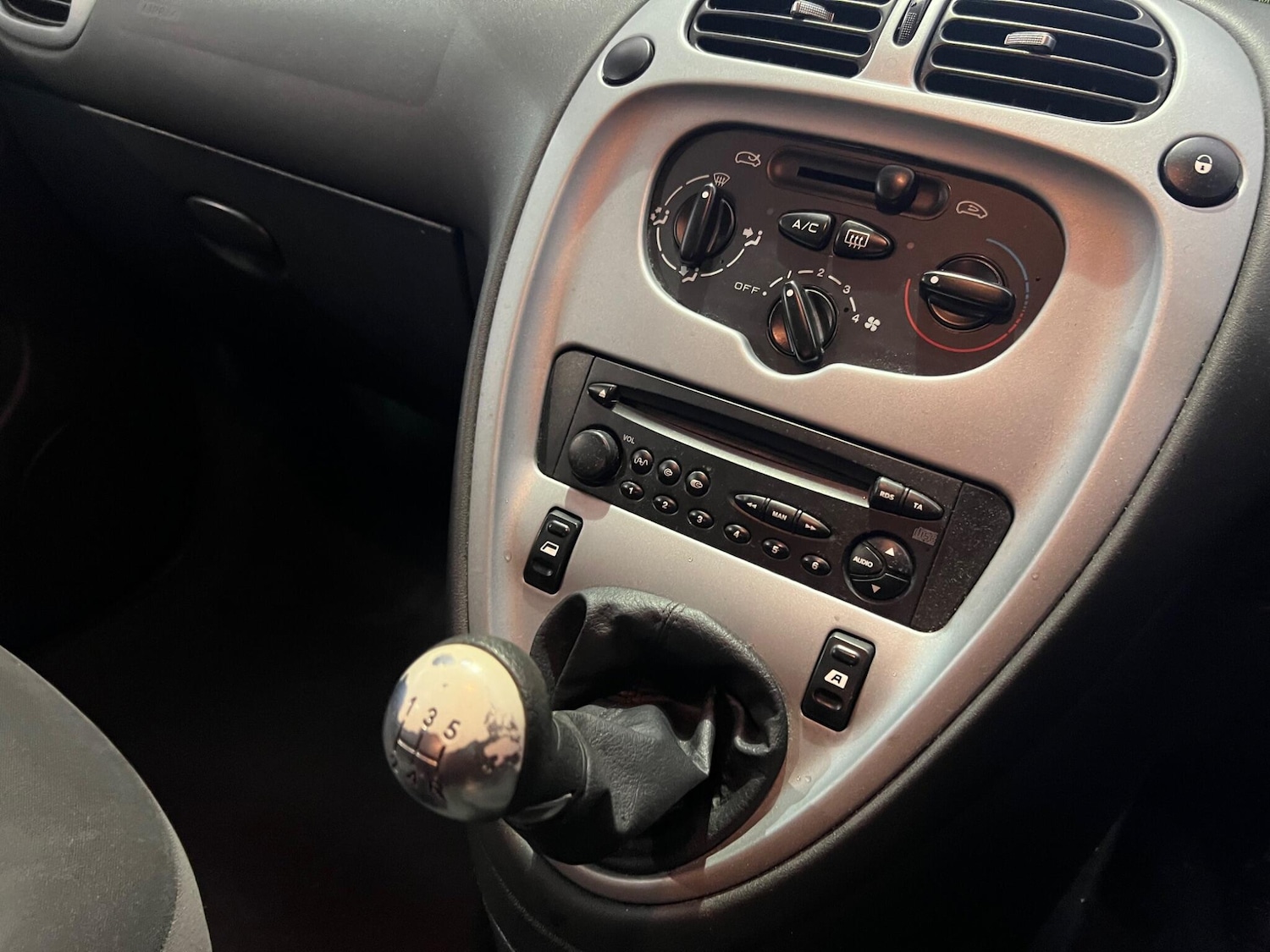 Used Citroen Xsara Picasso 2010 for sale - 77345324: Photo 11