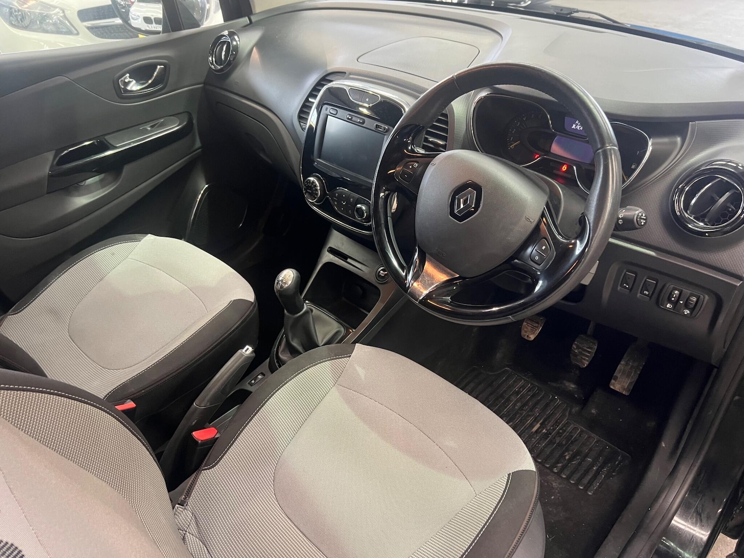 Used Renault Captur 2014 for sale - 77440502: Photo 11