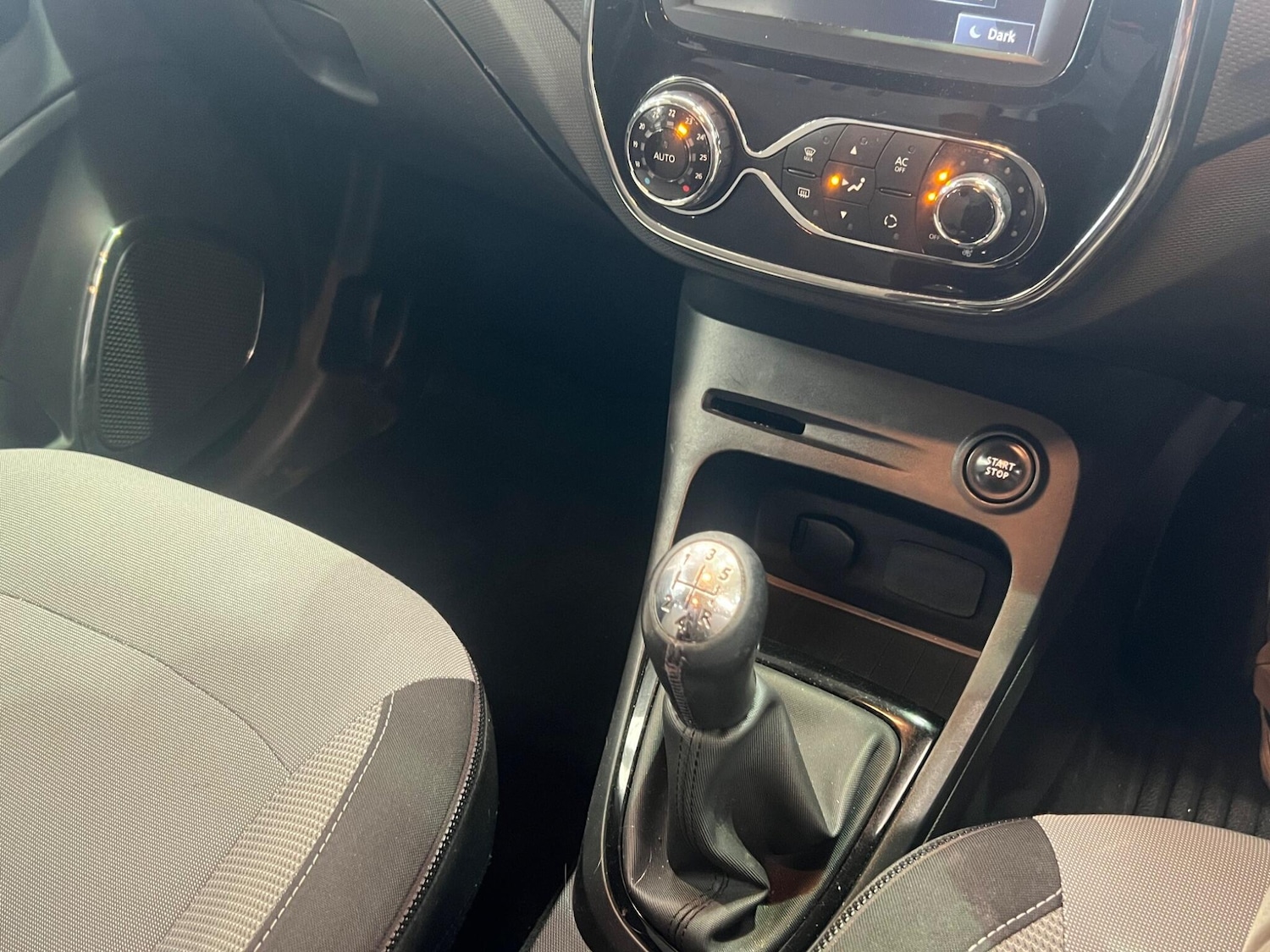 Used Renault Captur 2014 for sale - 77440502: Photo 13