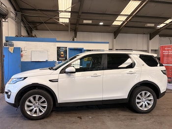 Used Land Rover Discovery Sport 2016 for sale - 79374651: Photo