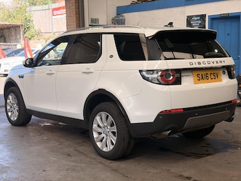 Used Land Rover Discovery Sport 2016 for sale - 79374651: Photo