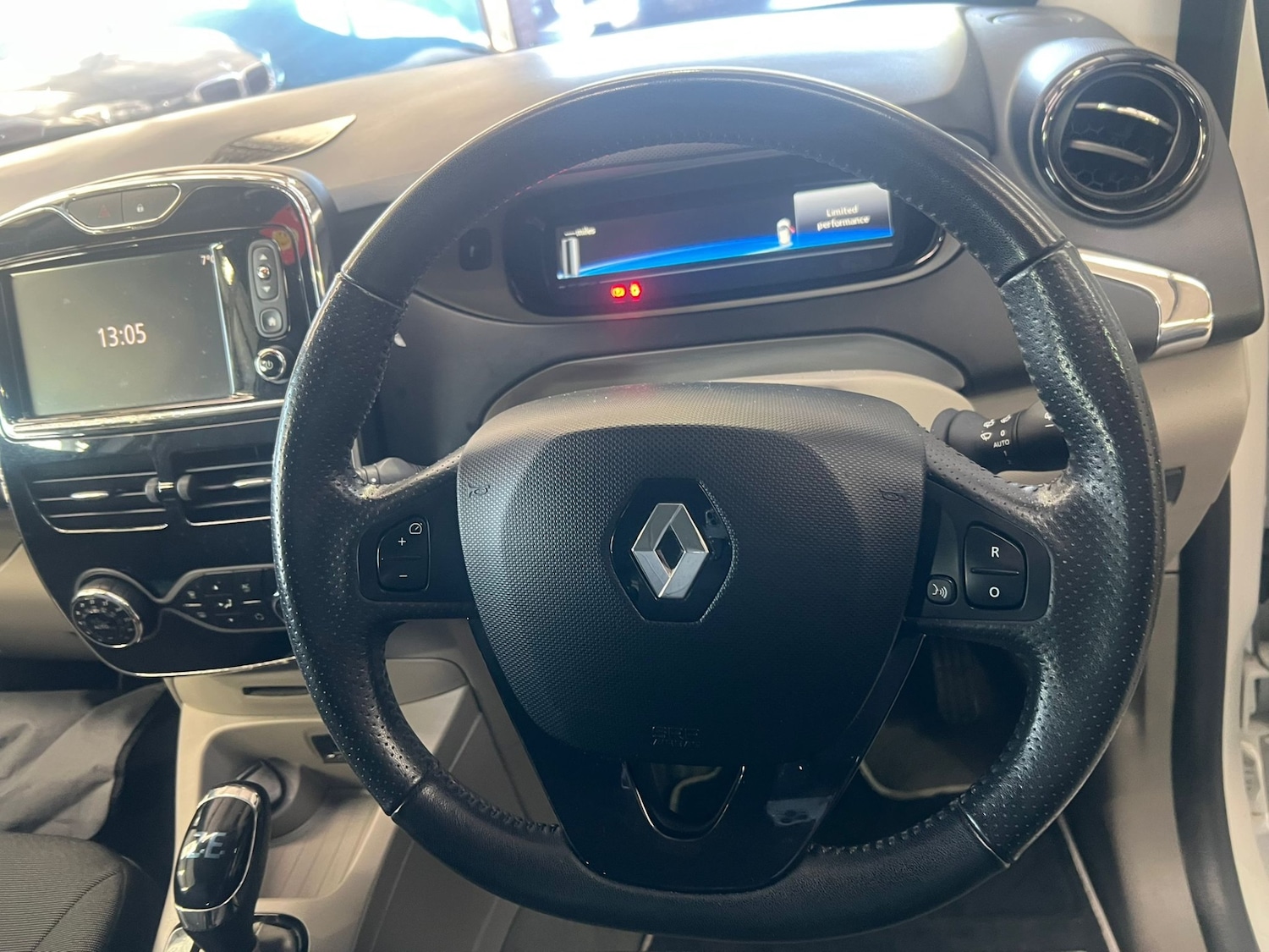 Used Renault Zoe 2015 for sale - 76798993: Photo 18