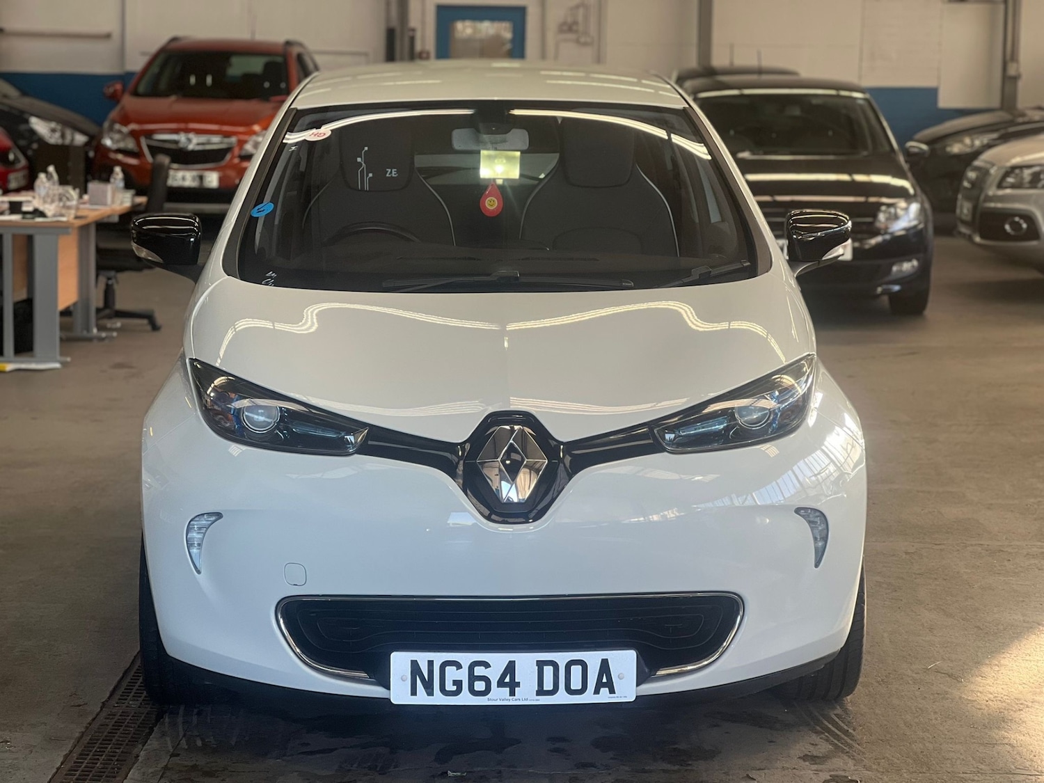 Used Renault Zoe 2015 for sale - 76798993: Photo 2