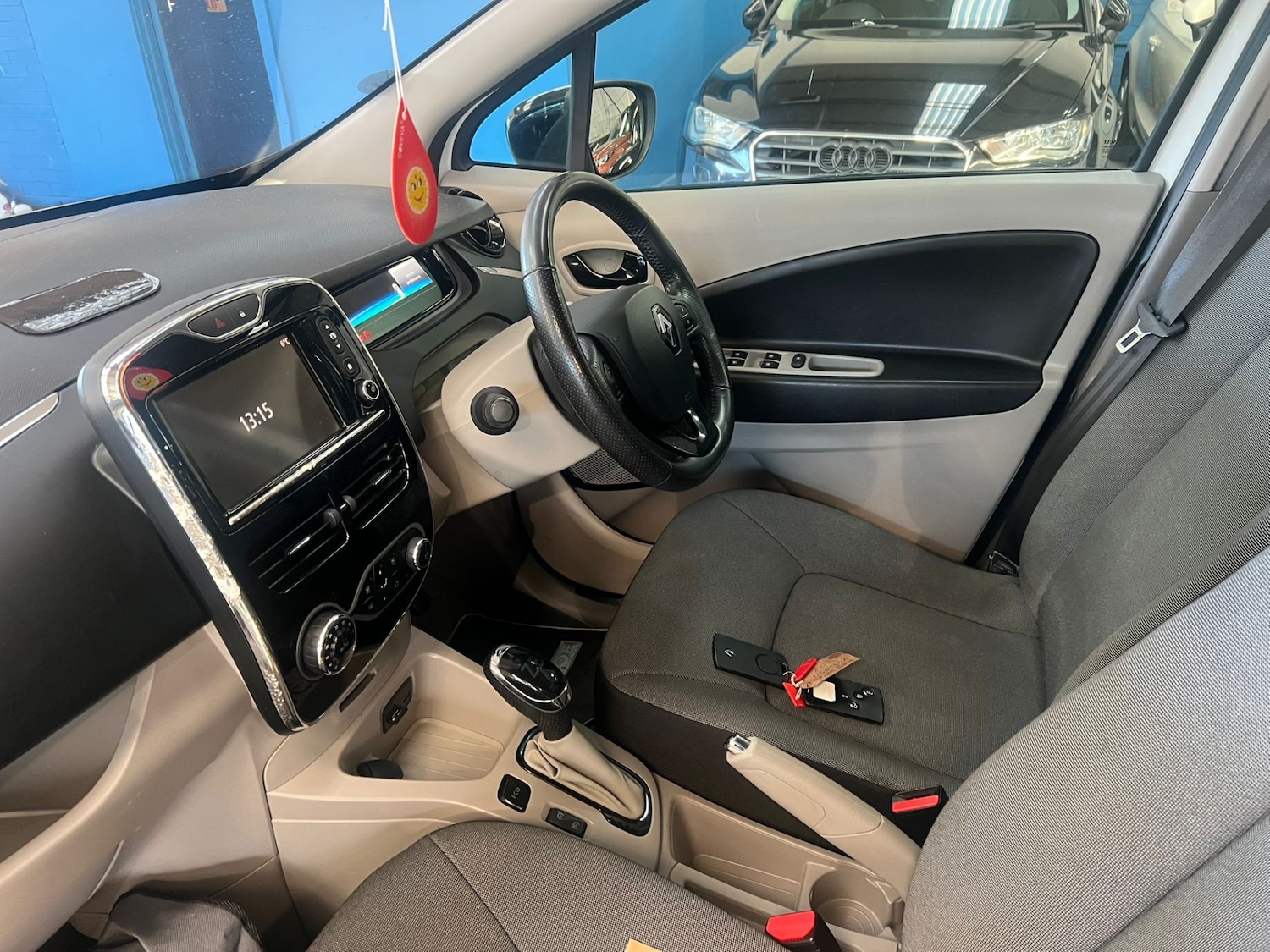 Used Renault Zoe 2015 for sale - 76798993: Photo 24