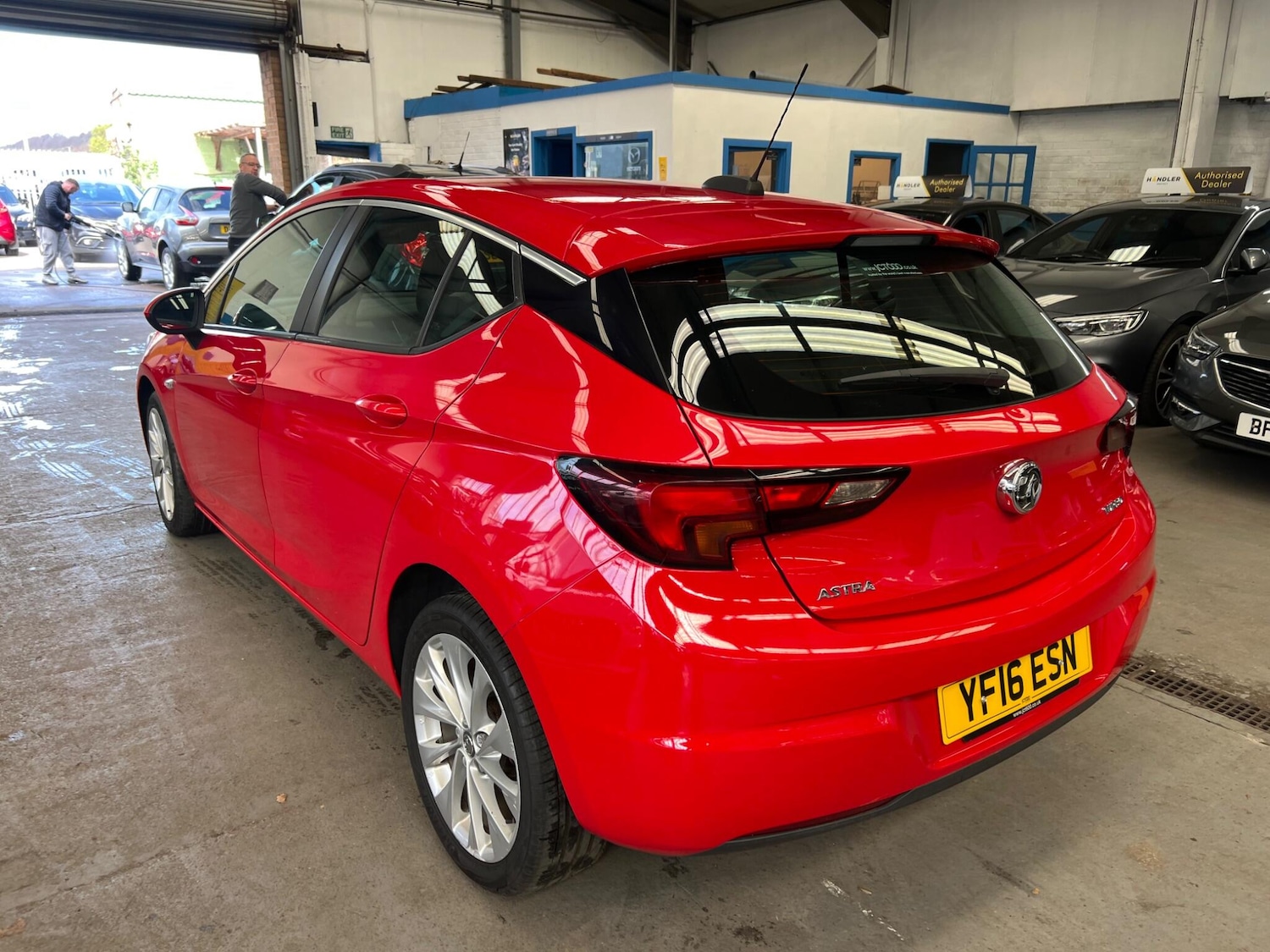 Used Vauxhall Astra 2016 for sale - 78062597: Photo 4