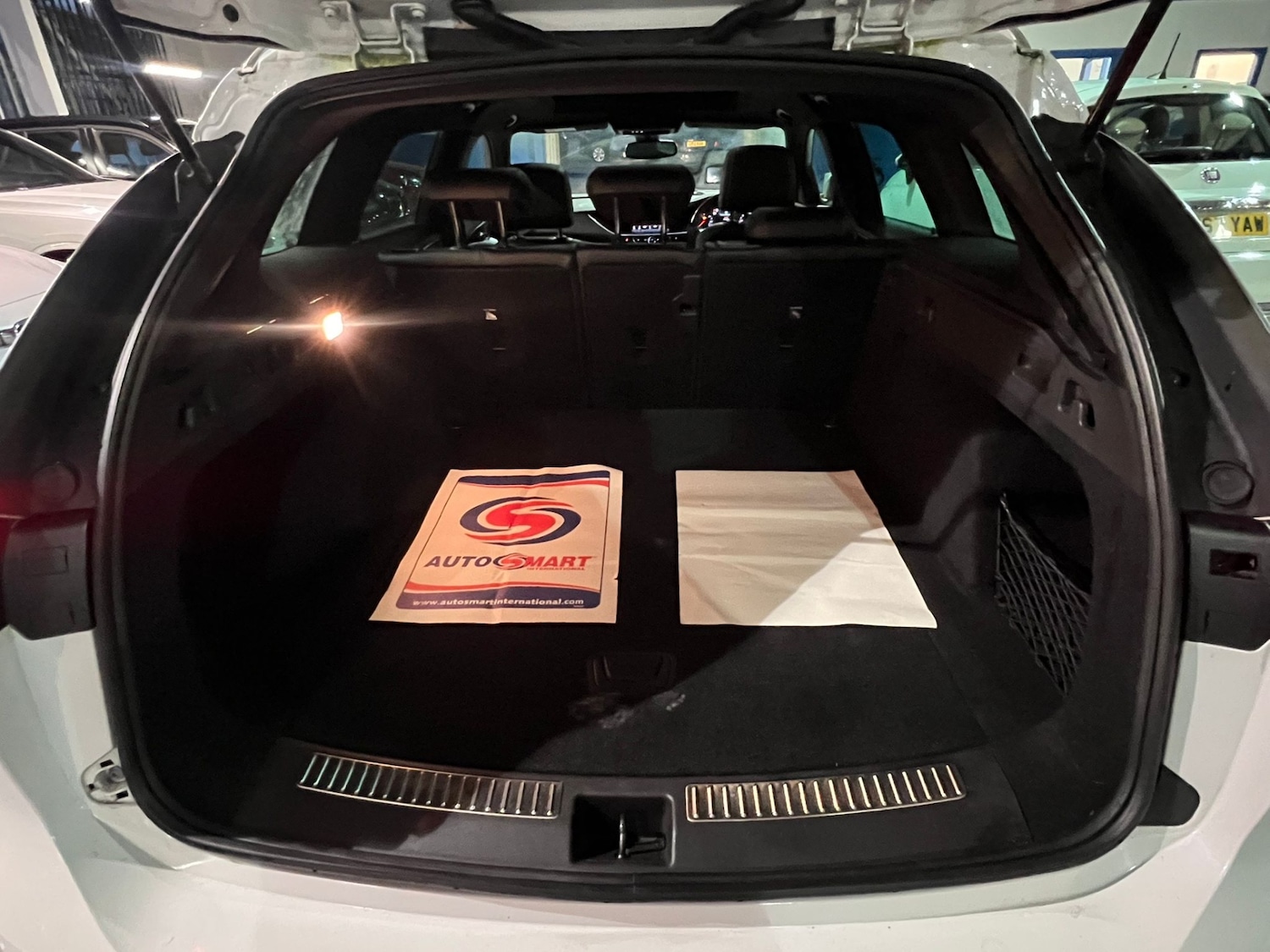 Used Vauxhall Insignia 2018 for sale - 76799440: Photo 10