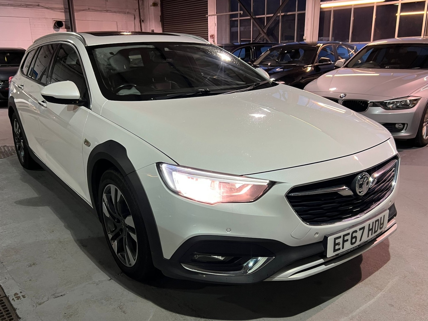 Used Vauxhall Insignia 2018 for sale - 76799440: Photo 3