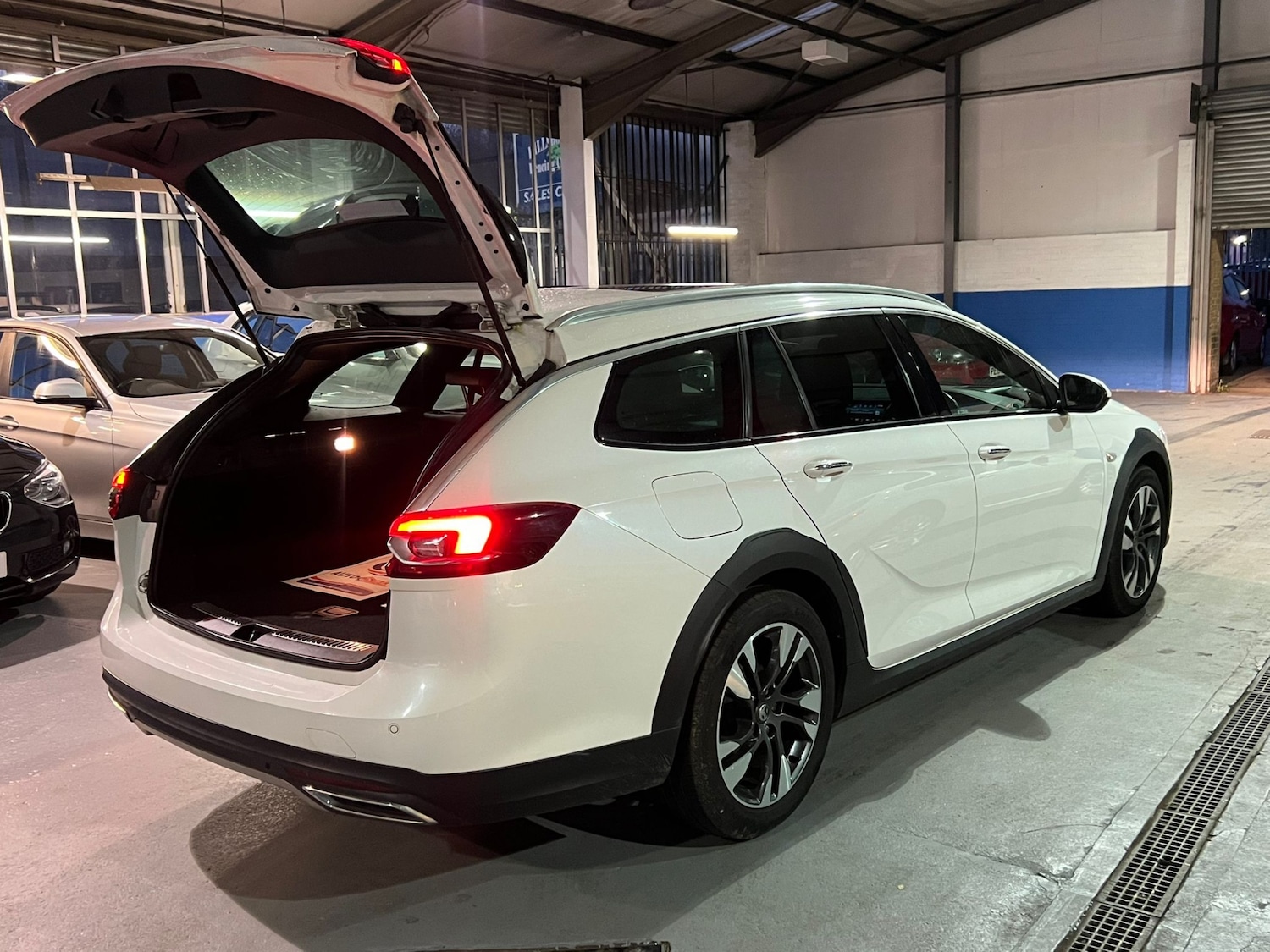 Used Vauxhall Insignia 2018 for sale - 76799440: Photo 9