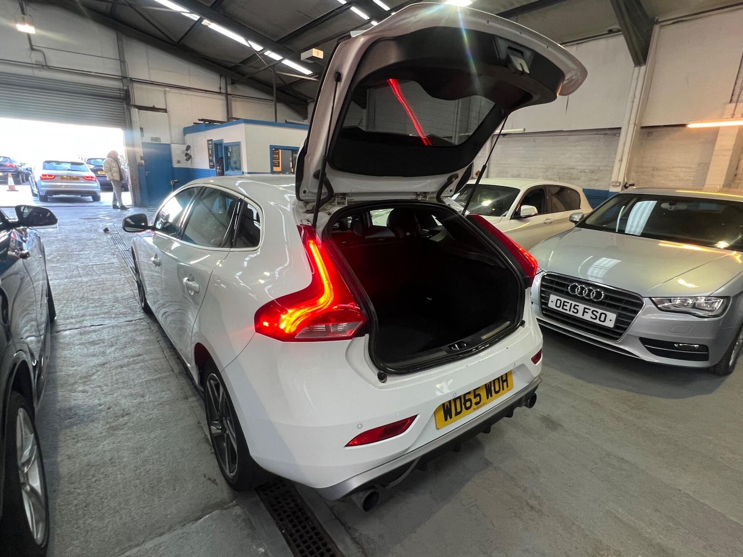 Used Volvo V40 2015 for sale - 77410888: Photo 10