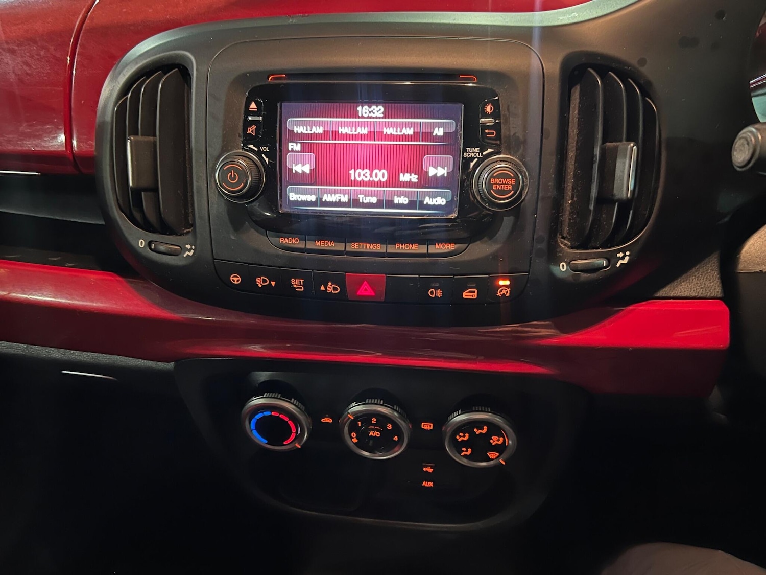 Used Fiat 500L 2014 for sale - 76714563: Photo 19