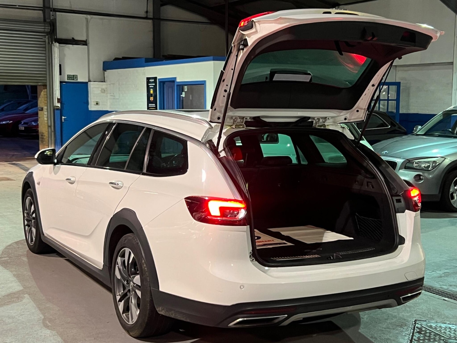 Used Vauxhall Insignia 2018 for sale - 77305239: Photo 12