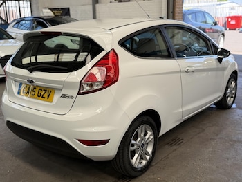 Used Ford Fiesta 2015 for sale - 79168654: Photo