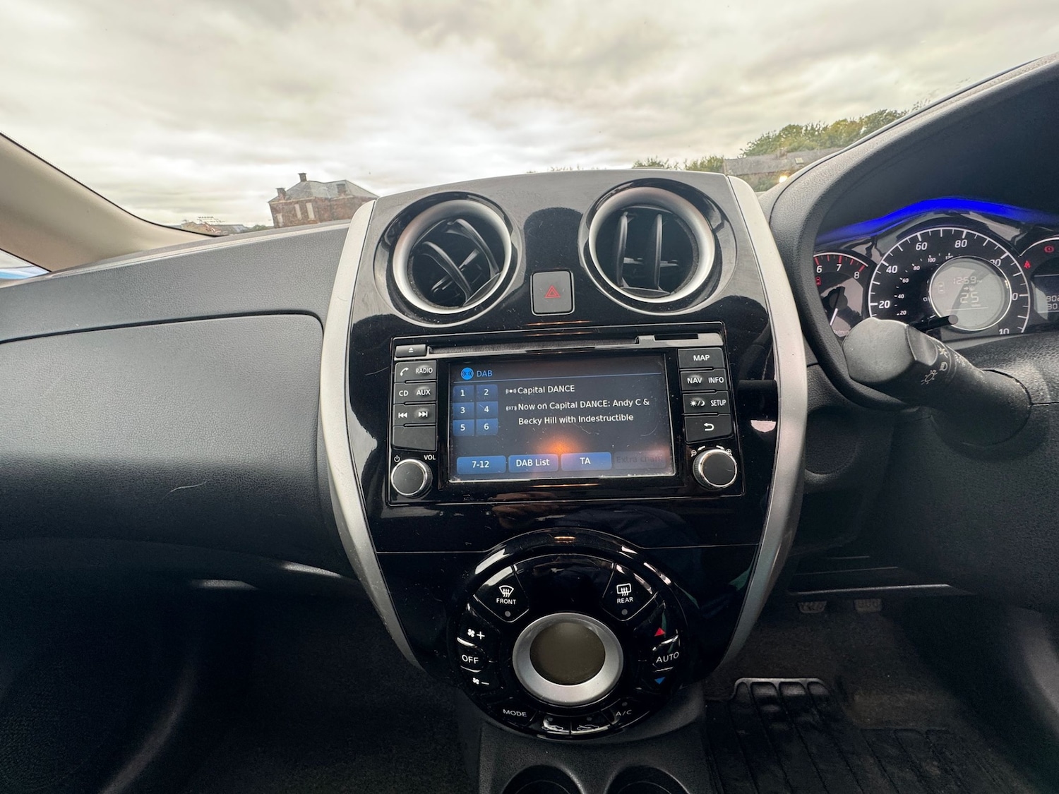 Used Nissan Note 2015 for sale - 76249439: Photo 31